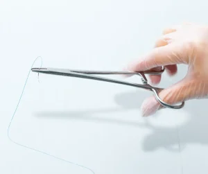 معرفی نخ بخیه و کاربردهای آن در جراحی 2 surgical-suture